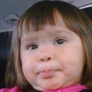 Meet your Posher, Larissa